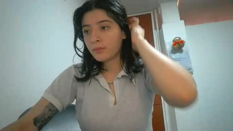 Snapshot of _genesid_dixton chatting on 01-16-26, 08:13 Mia-foster online show from 01-16-26, 08:13