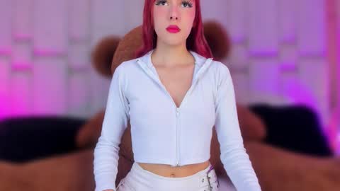 Snapshot of _gigidoll_ chatting on 11-19-25, 12:05 Gigi online show from 11-19-25, 12:05