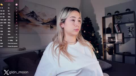 Snapshot of _golden_moon_ chatting on 12-26-24, 01:40 Rina online show from 12-26-24, 01:40