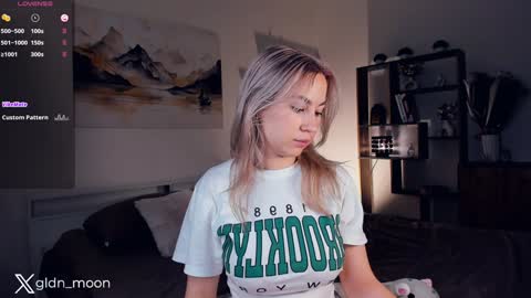 Snapshot of _golden_moon_ chatting on 01-11-25, 02:41 Rina online show from 01-11-25, 02:41