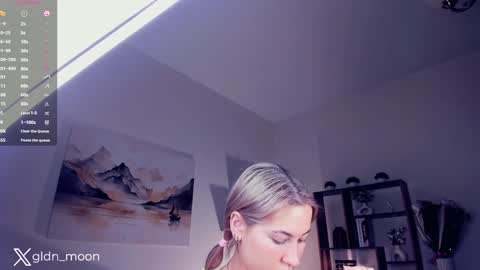 Snapshot of _golden_moon_ chatting on 01-20-25, 01:50 Rina online show from 01-20-25, 01:50