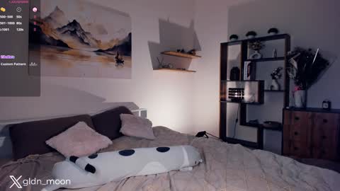Snapshot of _golden_moon_ chatting on 01-26-25, 03:17 Rina online show from 01-26-25, 03:17