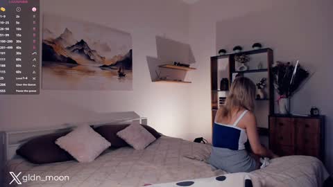 Snapshot of _golden_moon_ chatting on 01-30-25, 12:07 Rina online show from 01-30-25, 12:07