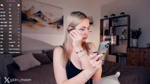 Snapshot of _golden_moon_ chatting on 02-09-25, 07:41 Rina online show from 02-09-25, 07:41