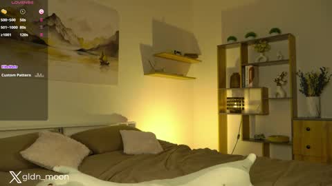 Snapshot of _golden_moon_ chatting on 02-16-25, 03:04 Rina online show from 02-16-25, 03:04