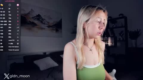 Snapshot of _golden_moon_ chatting on 03-05-25, 12:38 Rina online show from 03-05-25, 12:38