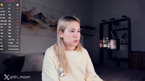 Snapshot of _golden_moon_ chatting on 03-10-25, 02:17 Rina online show from 03-10-25, 02:17
