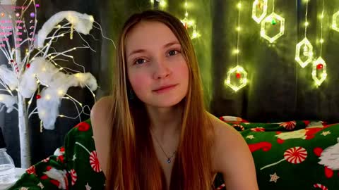 Snapshot of _green_green_ chatting on 12-27-24, 07:18 Milly online show from 12-27-24, 07:18