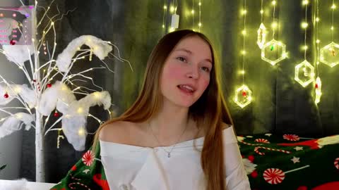 Snapshot of _green_green_ chatting on 12-30-24, 01:04 Milly online show from 12-30-24, 01:04