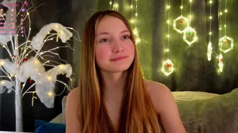 Snapshot of _green_green_ chatting on 01-05-25, 01:56 Milly online show from 01-05-25, 01:56