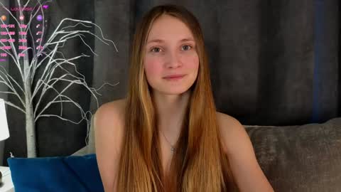 Snapshot of _green_green_ chatting on 01-18-25, 08:41 Milly online show from 01-18-25, 08:41