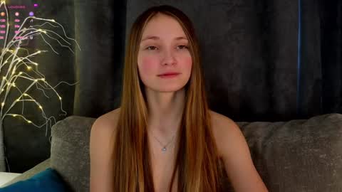 Snapshot of _green_green_ chatting on 01-27-25, 07:14 Milly online show from 01-27-25, 07:14