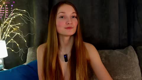 Snapshot of _green_green_ chatting on 02-07-25, 01:36 Milly online show from 02-07-25, 01:36