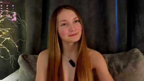 Snapshot of _green_green_ chatting on 02-10-25, 04:08 Milly online show from 02-10-25, 04:08