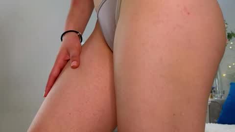 Snapshot of _green_green_ chatting on 02-11-25, 08:15 Milly online show from 02-11-25, 08:15