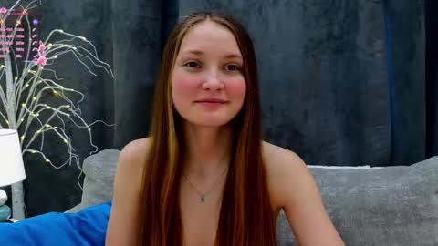 Snapshot of _green_green_ chatting on 02-12-25, 05:15 Milly online show from 02-12-25, 05:15