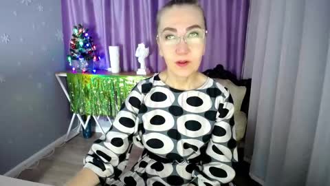 _greybunny_ online show from 01-02-25, 07:12