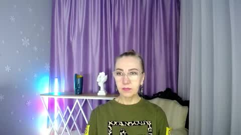 _greybunny_ online show from 09-09-25, 08:14
