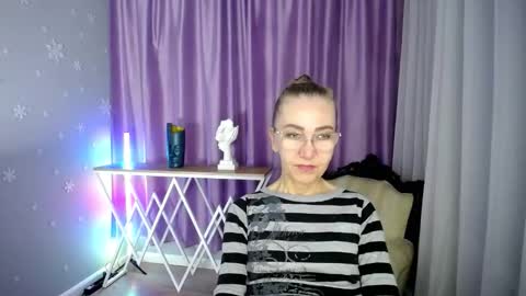 _greybunny_ online show from 09-10-25, 09:09