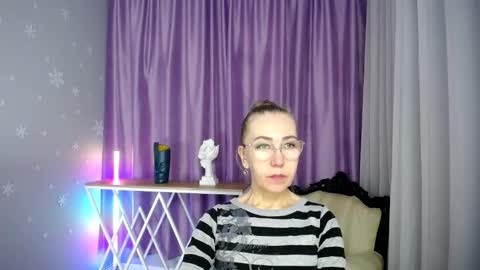 _greybunny_ online show from 09-11-25, 07:08