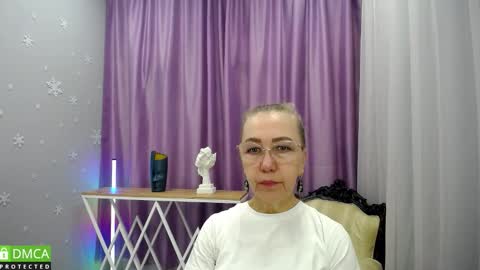 _greybunny_ online show from 09-19-25, 08:49
