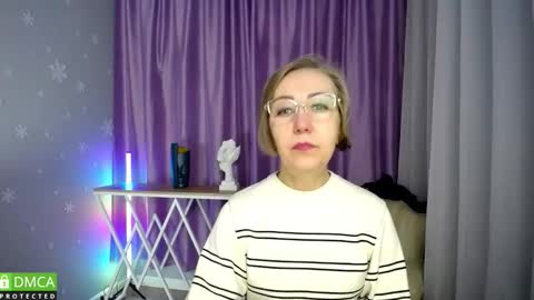 _greybunny_ online show from 10-13-25, 08:03