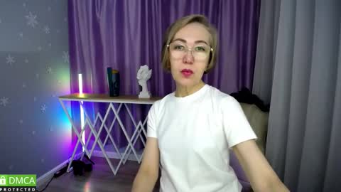 _greybunny_ online show from 10-17-25, 07:22