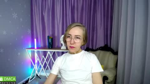 _greybunny_ online show from 10-22-25, 11:43