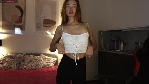Katarina online show from 02-12-25, 01:37