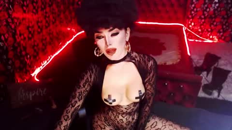 Snapshot of _hailyourqueenx chatting on 01-13-25, 10:13 GoDDess Chloe online show from 01-13-25, 10:13