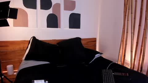 Hanna johnson online show from 03-09-25, 08:42