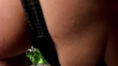 Hanna johnson online show from 09-13-25, 03:17