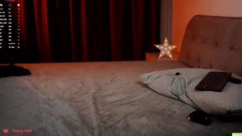 Snapshot of _healing_hottie_ chatting on 02-23-25, 11:14 Veronica online show from 02-23-25, 11:14