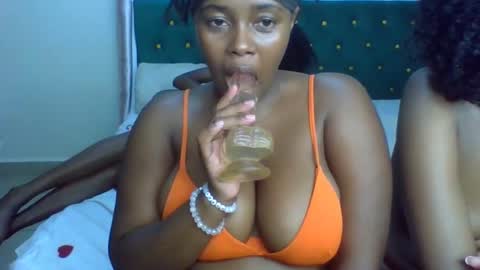 _honey_bloom online show from 02-18-26, 08:16