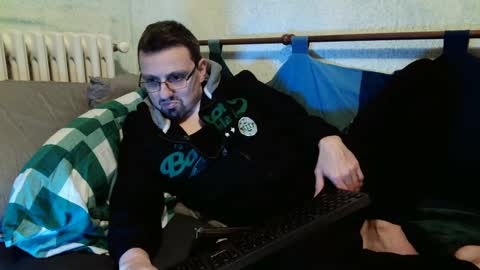 Manuel online show from 02-04-25, 04:08