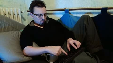 Manuel online show from 02-23-25, 01:13