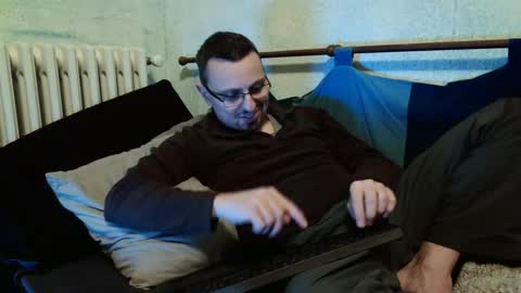 Manuel online show from 03-09-25, 07:59