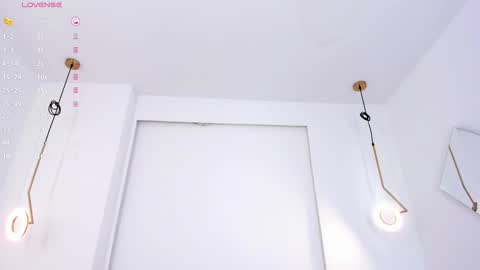 Snapshot of _huge_boobs_ebony chatting on 02-26-25, 10:42 Darlis online show from 02-26-25, 10:42