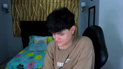 Snapshot of _ian_sweet chatting on 11-23-25, 07:35 ian online show from 11-23-25, 07:35