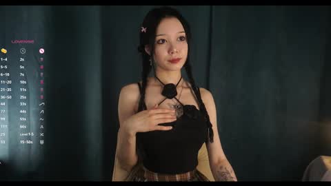 you Mia online show from 05-18-26, 01:06