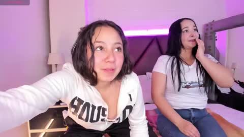 Snapshot of _isabella_2 chatting on 02-25-25, 03:27 Isa online show from 02-25-25, 03:27