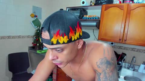 Snapshot of _jahtuzi_ chatting on 12-26-24, 05:15 JACKTUZZI instagram online show from 12-26-24, 05:15