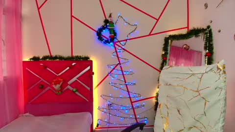 Snapshot of _jessi69_ chatting on 12-13-24, 08:37 Jesica online show from 12-13-24, 08:37