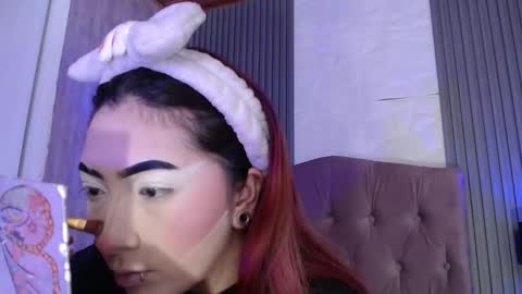 Mia online show from 11-05-25, 03:01