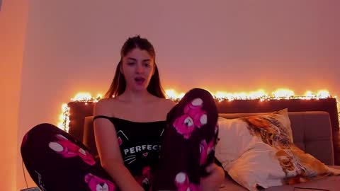 _just_a_simple_girl online show from 01-09-25, 11:36