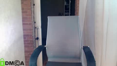 Snapshot of _karolina chatting on 02-14-25, 07:33 karolina online show from 02-14-25, 07:33