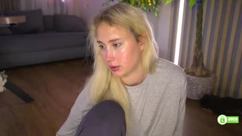 Snapshot of _kateline_ chatting on 05-12-26, 04:15 Kate online show from 05-12-26, 04:15