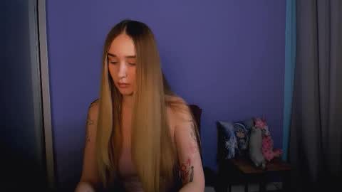 Snapshot of _kellykitten_ chatting on 11-22-25, 10:47 _kellykitten_ online show from 11-22-25, 10:47