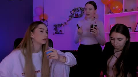 _kellykitten_ online show from 04-01-26, 08:15