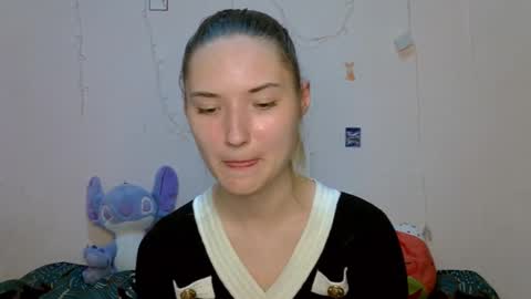 _kikiclark_ online show from 09-15-25, 09:04